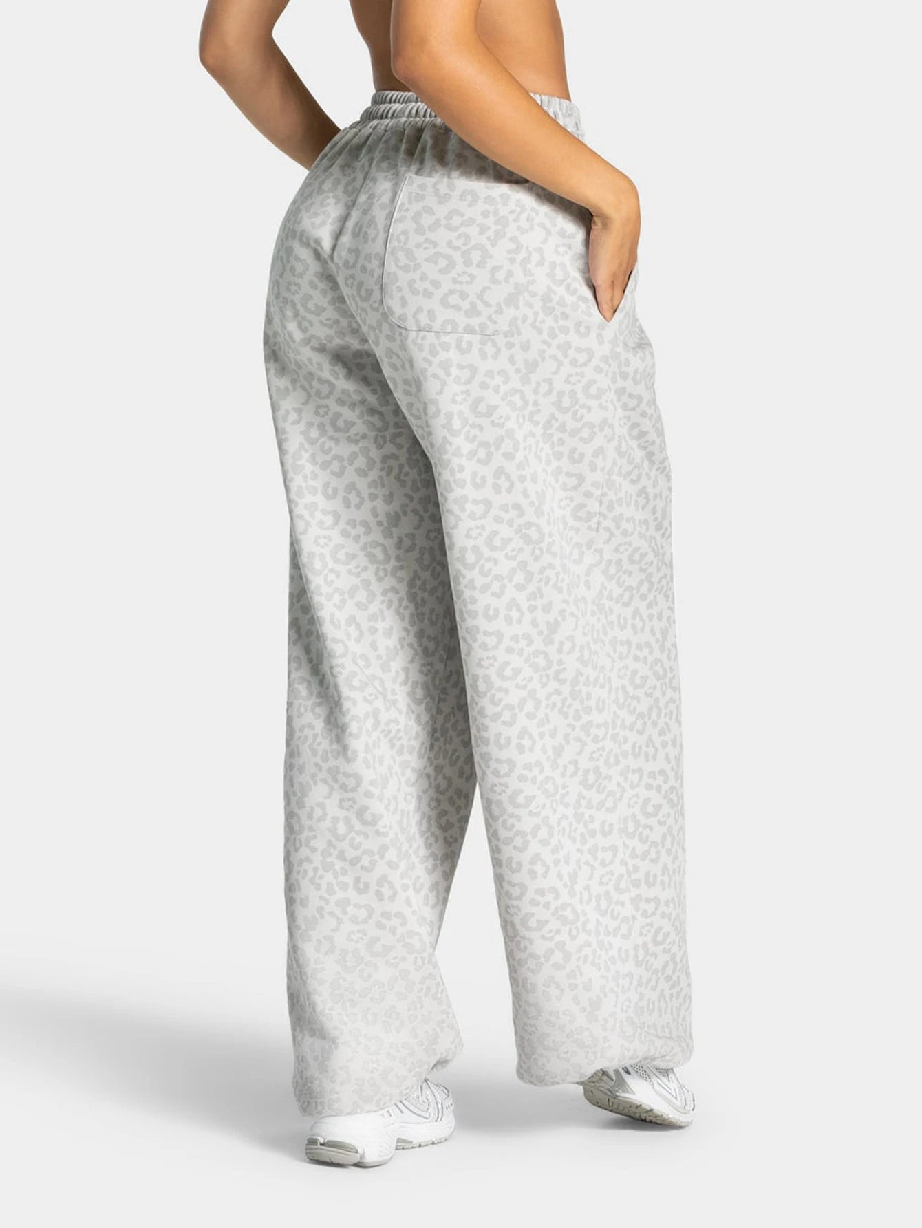 Aura Wild Pants – Fluidez e Feminilidade