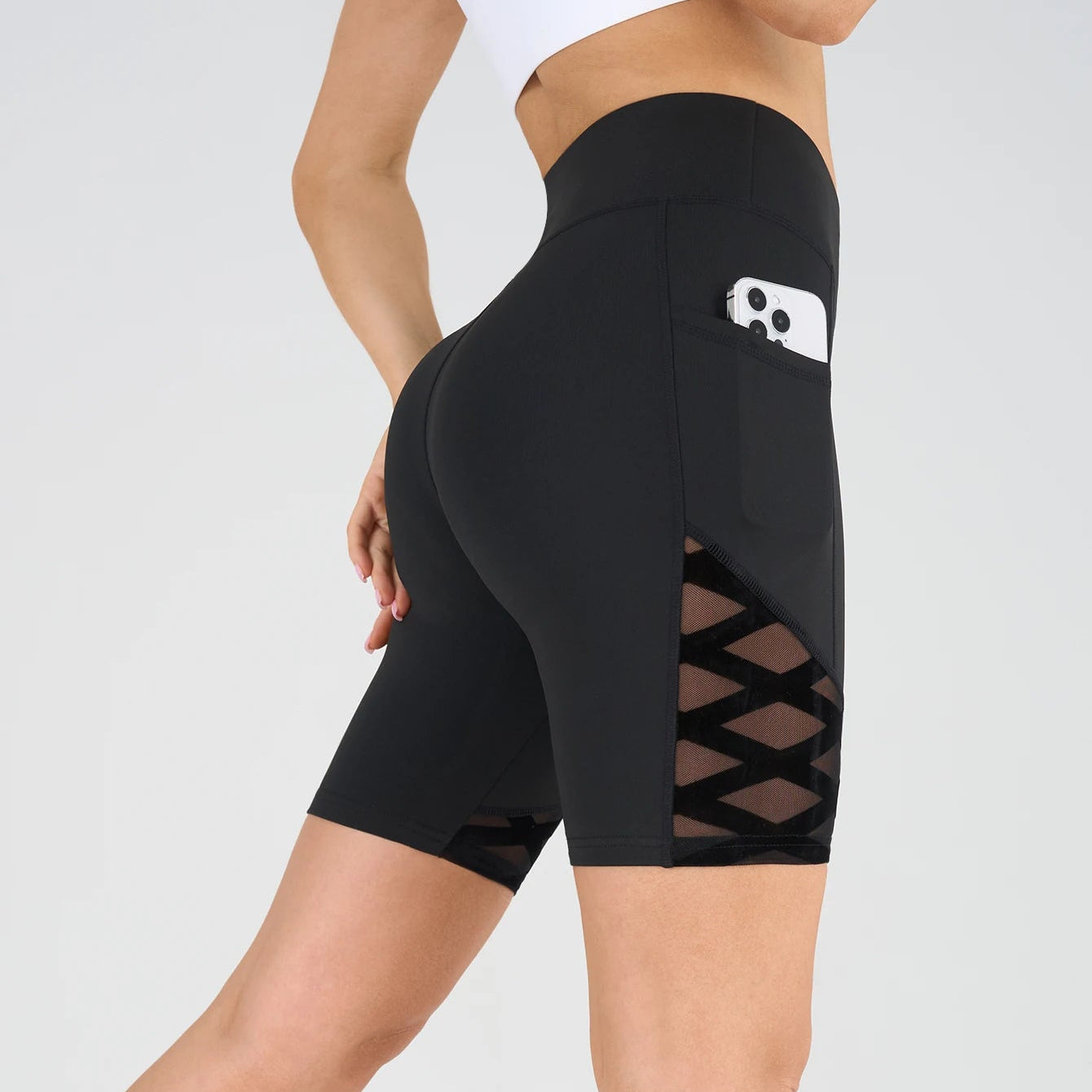 Lotus Cross Shorts – Equilíbrio e Estilo