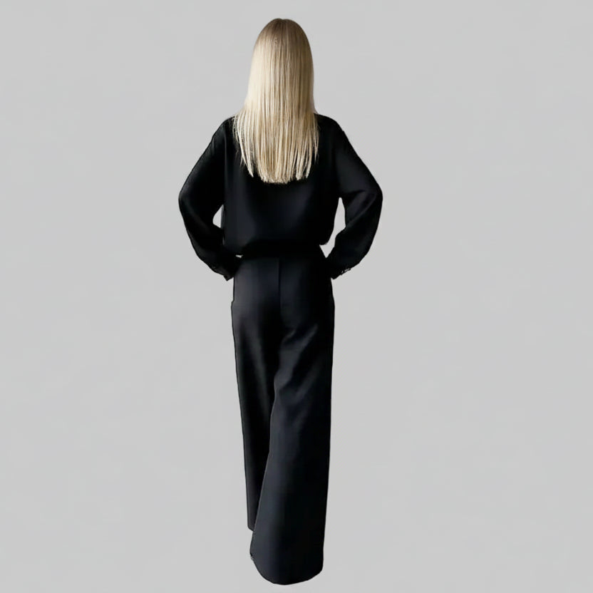 Silk Motion Set – Fluidity and Femininity