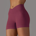 Bindu Curve – Shorts with a V-shaped waist and body focal point.