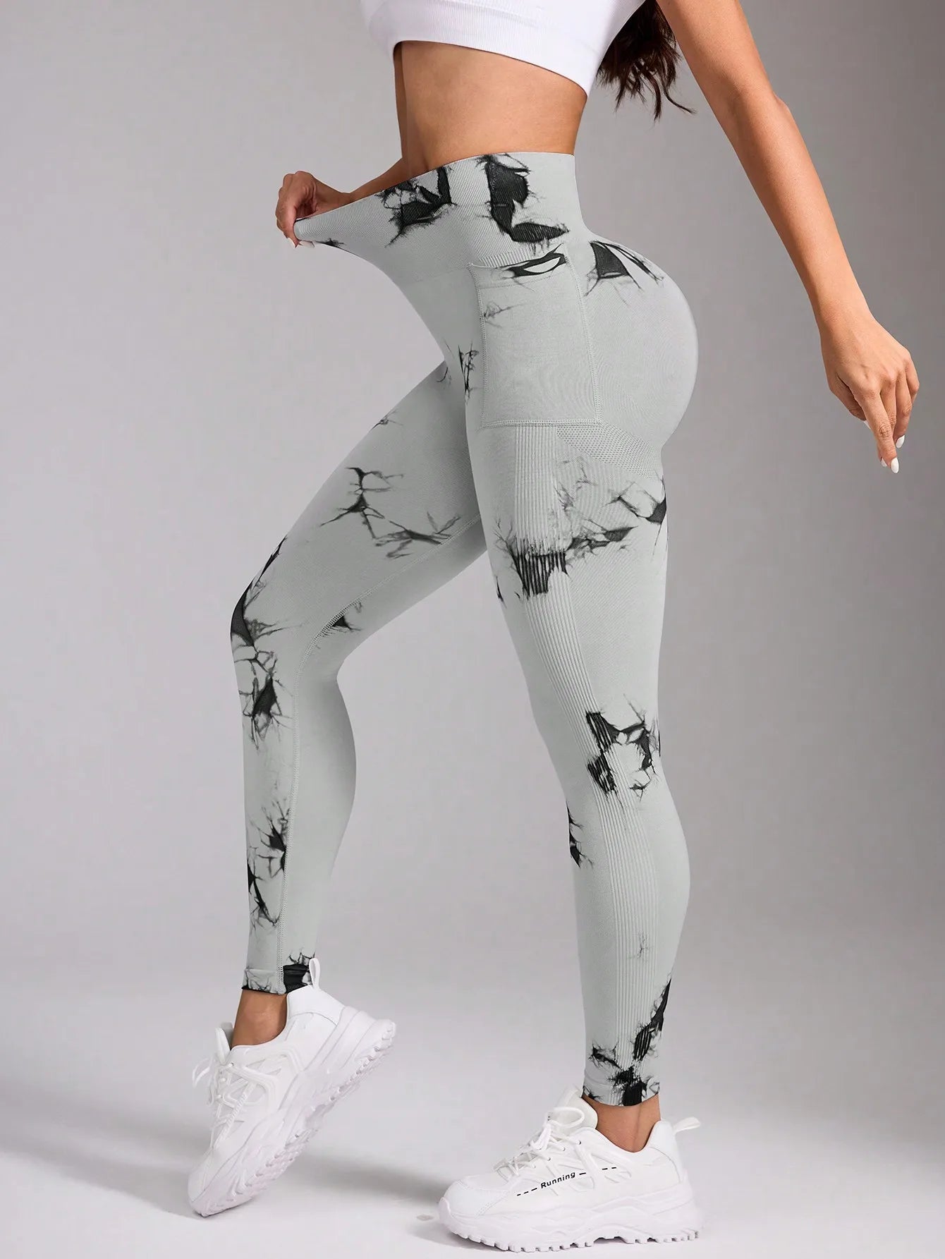 Aura Motion Leggings – Energy and Style for Yoga and Fitness