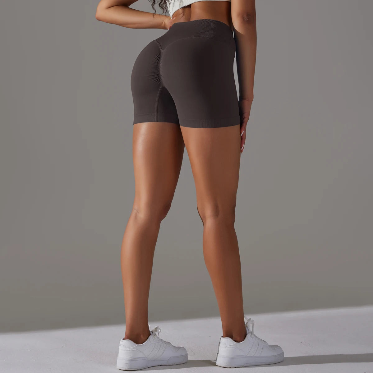 Bindu Curve – Shorts com Cintura em V e Centro de Intenção Corporal