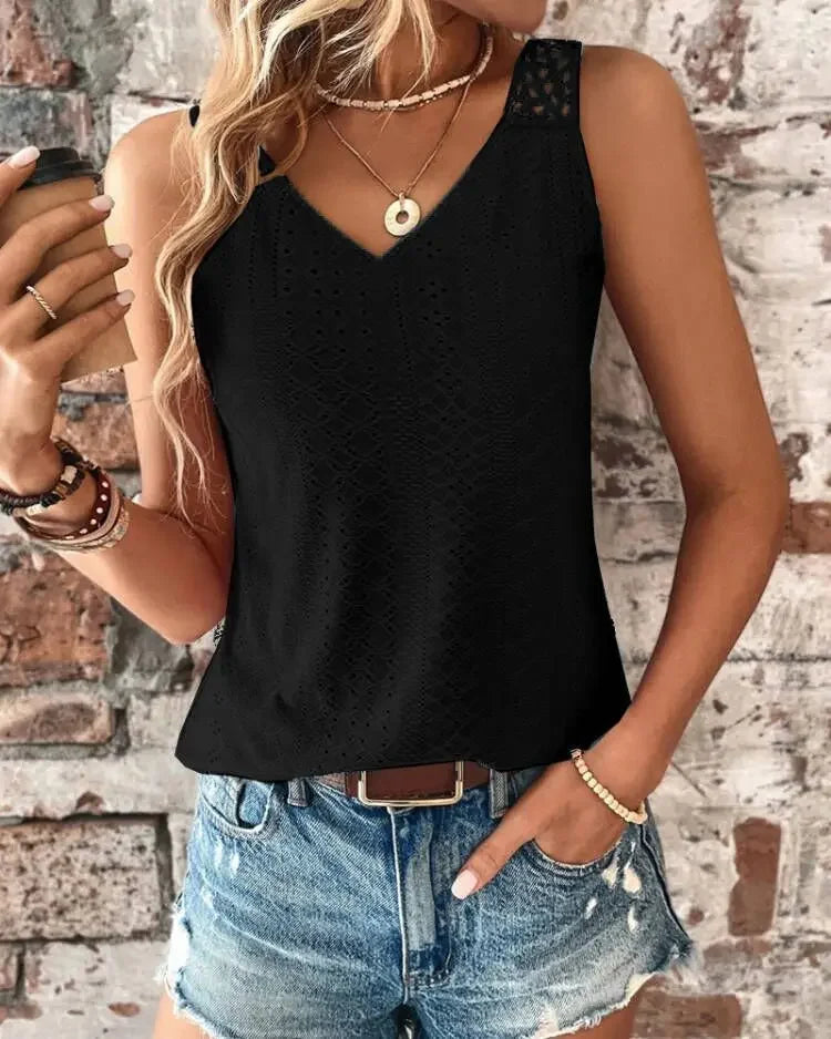 Elara Lace Tee – Leveza e Elegância