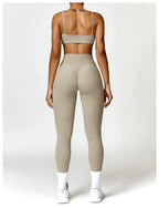 NirvaFit – Pantalones de Yoga Slim para Energía y Estilo Natural