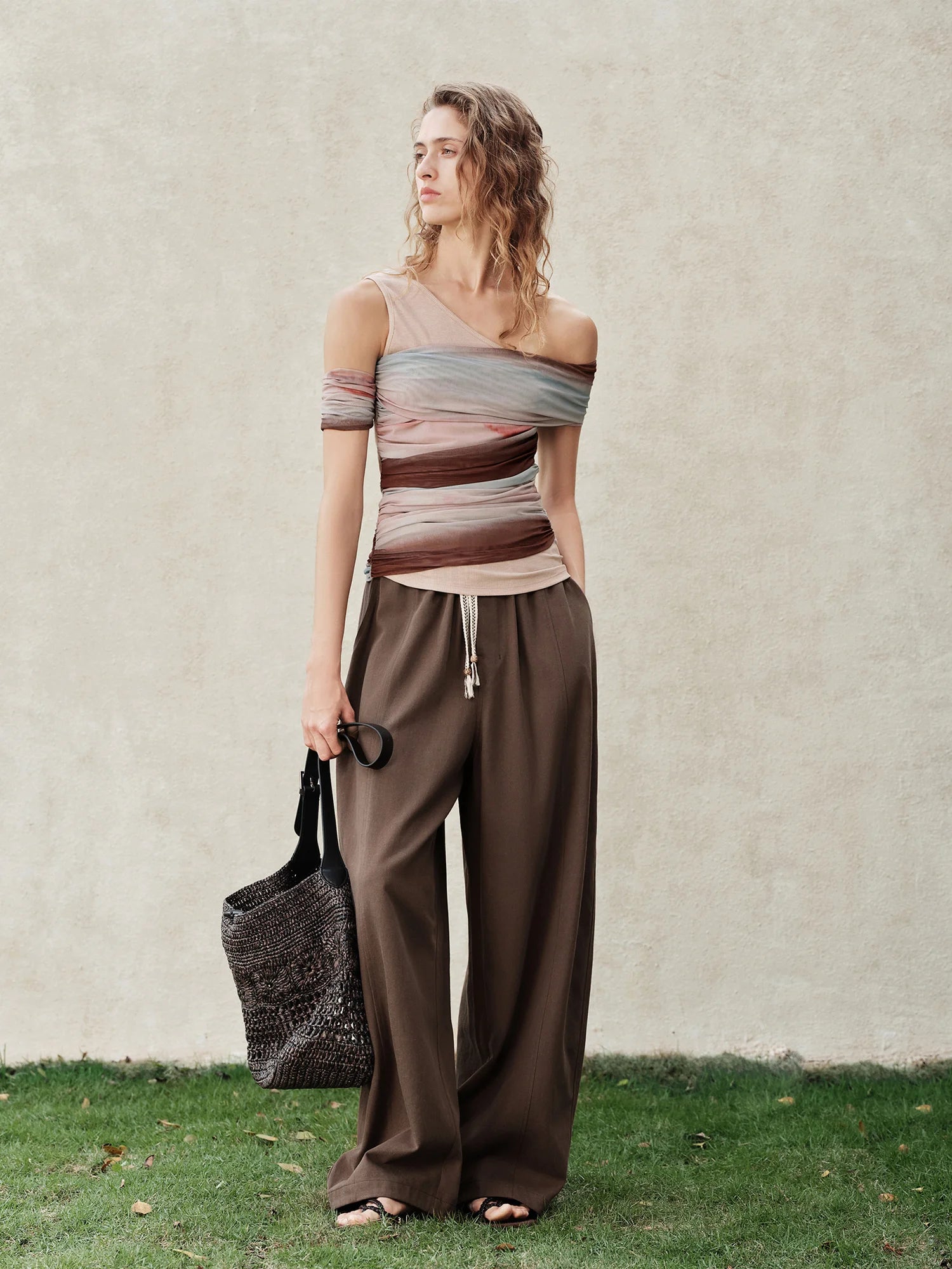Sif Flow Tee – Tierra y Abundancia