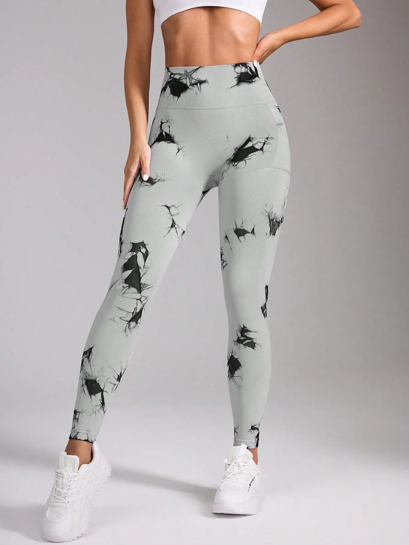 Aura Motion Leggings – Energy and Style for Yoga and Fitness