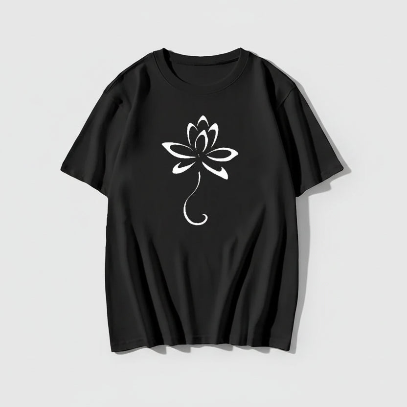 Camiseta Lotus Spirit – Minimalismo y Conexión con el Cuerpo