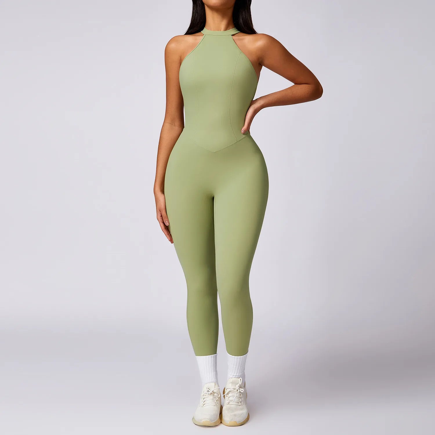 Luna V Flow Jumpsuit – Openness, Strength, and Freedom 