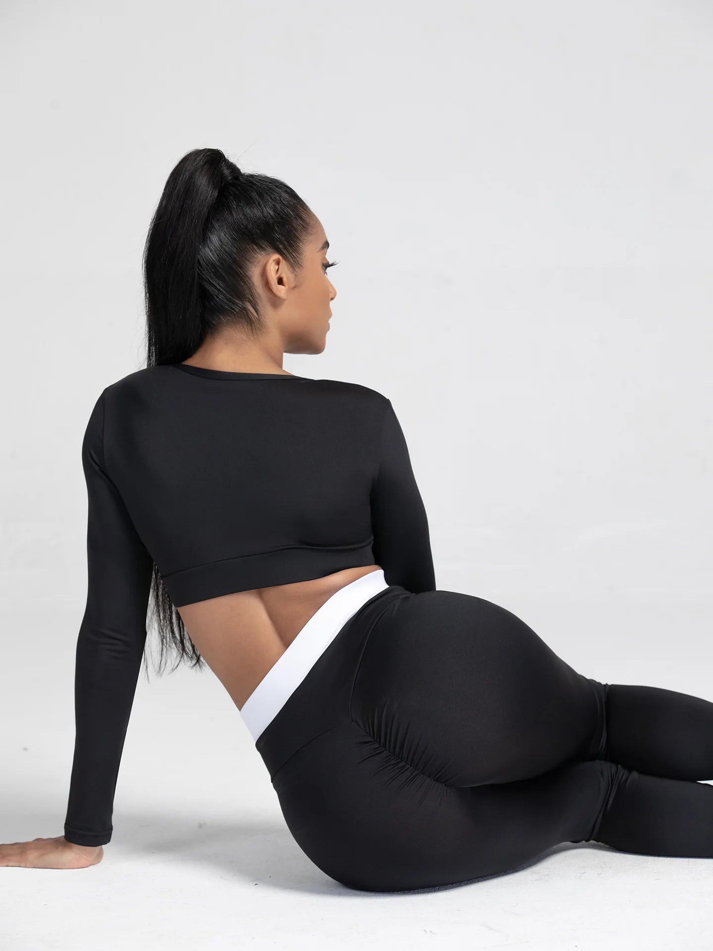 Top Still V – Silence with Presence