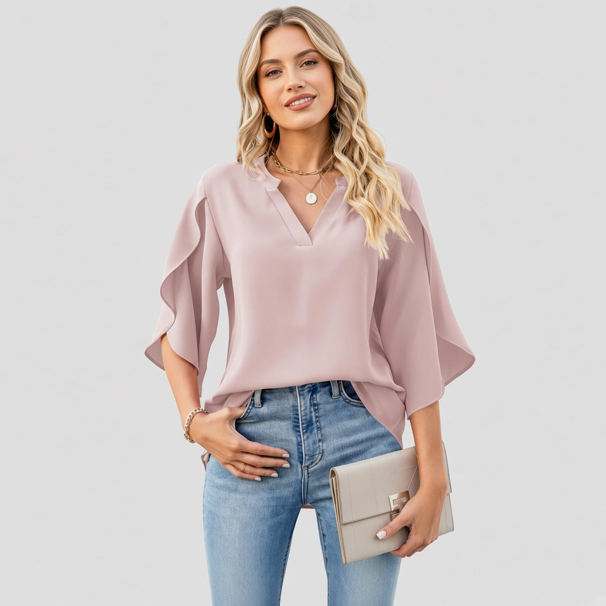 Serenity Flow Blouse – Blusa Leve com Decote em V – capa em estúdio