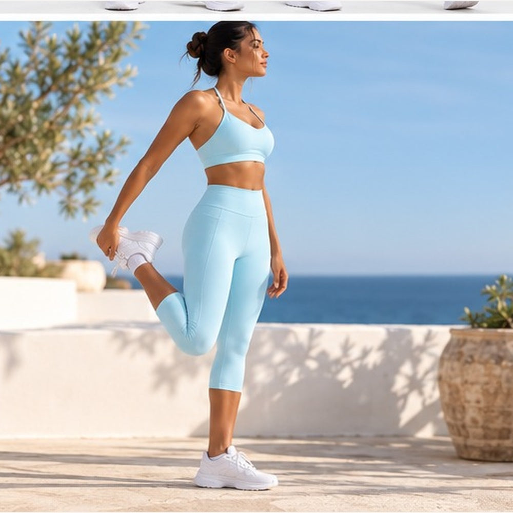 Conjunto de Yoga 2 Peças Shakti Ease azul claro em movimento