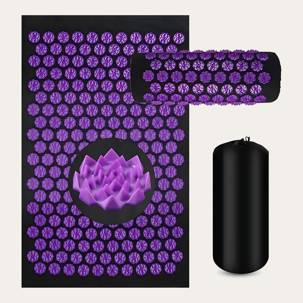 Tapete de acupressão Kamala preto com flores roxas, almofada e saco