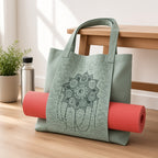 Bolsa para Tapete de Yoga em Algodão Canvas – lifestyle no estúdio com tapete
