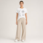 Nirmala – T-shirt de Yoga Minimalista com Flor de Lótus – Branco, vista de frente