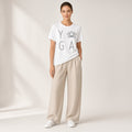 Nirmala – T-shirt de Yoga Minimalista com Flor de Lótus – Cor Branco