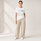 Nirmala – T-shirt de Yoga Minimalista com Flor de Lótus – Cor Branco