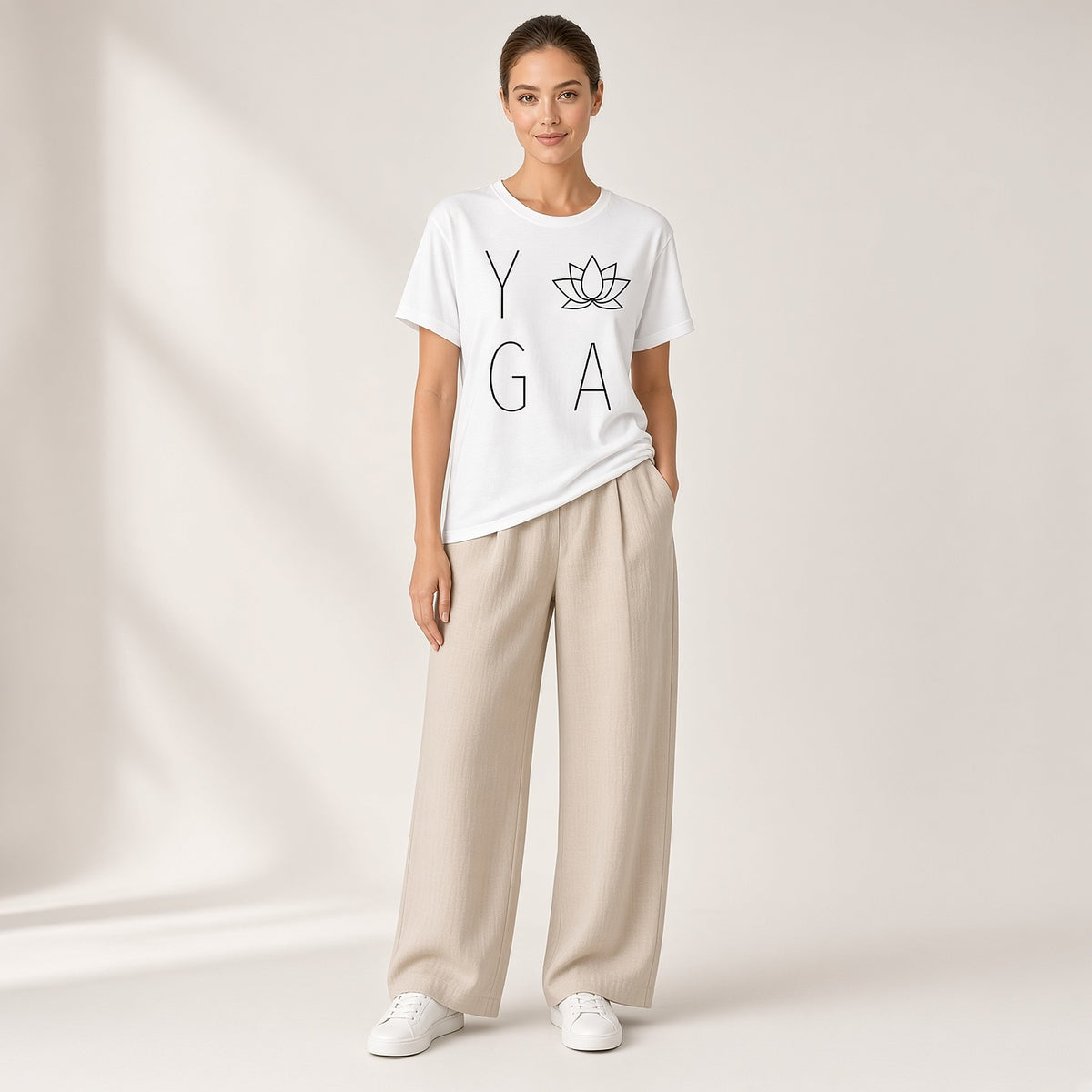 Nirmala – T-shirt de Yoga Minimalista com Flor de Lótus – Cor Branco