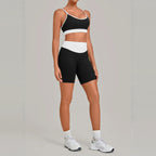 Conjunto de yoga Nuhra Contrast da Shamar preto, vista lateral