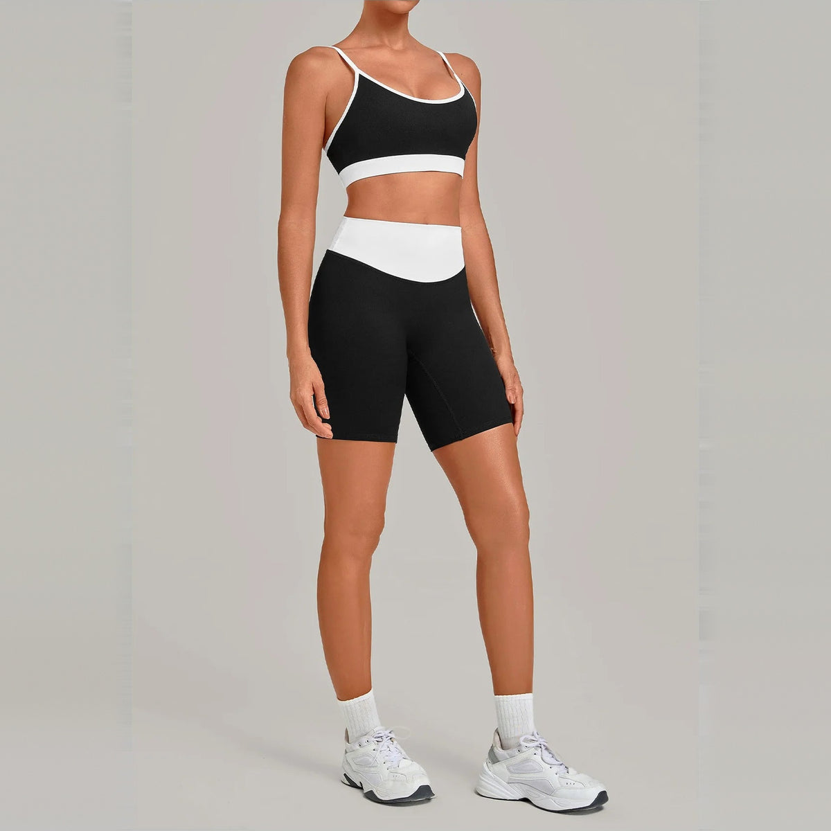Conjunto de yoga Nuhra Contrast da Shamar preto, vista lateral