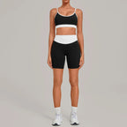 Conjunto de yoga Nuhra Contrast da Shamar preto com contraste branco