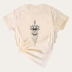 Padma Luna – T-shirt com Estampado de Flor de Lótus Celestial, cor creme