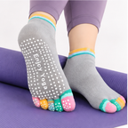 Prana Rainbow – meias cinzentas durante prática de yoga, sola Enjoy Yoga