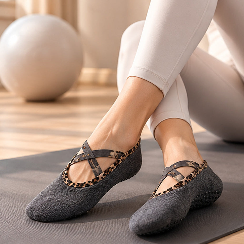 Meias Prana Wild para pilates em utilização