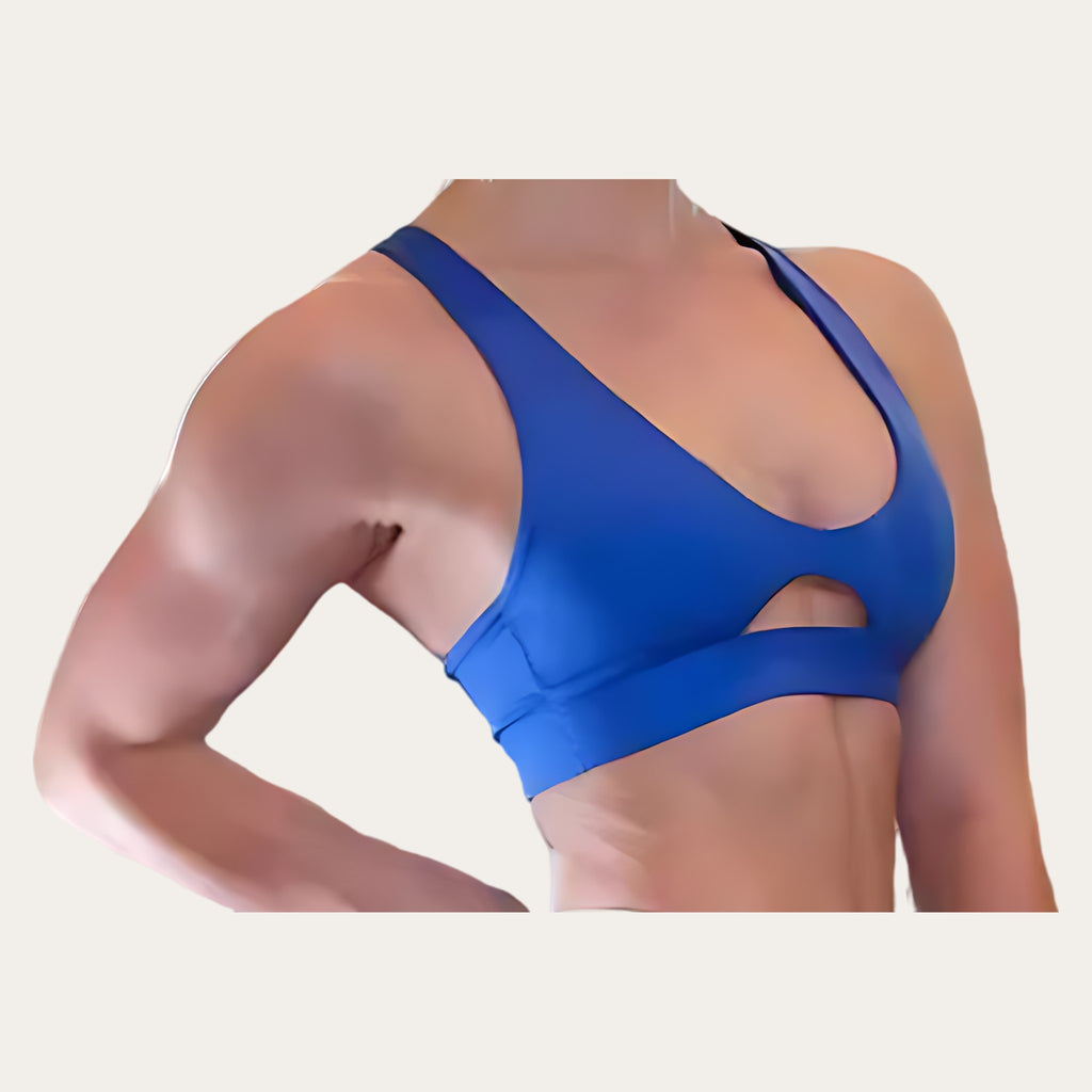 Tapas Core – Top Desportivo de Suporte Elevado com Recorte, cor Azul, vista de frente, fundo estúdio